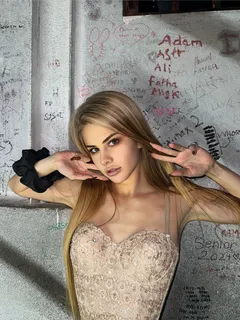 Амелия escort in Voronezh
