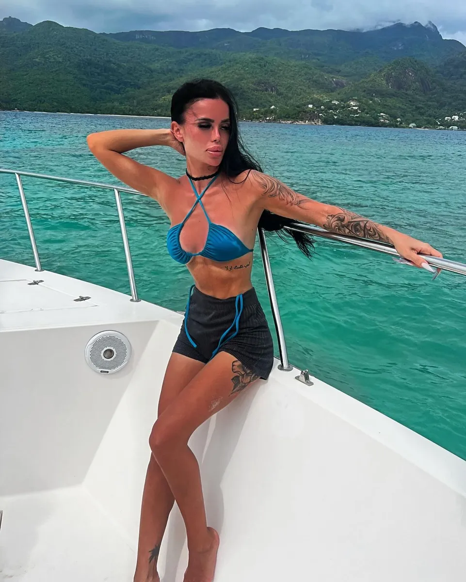 Элли escort in Voronezh