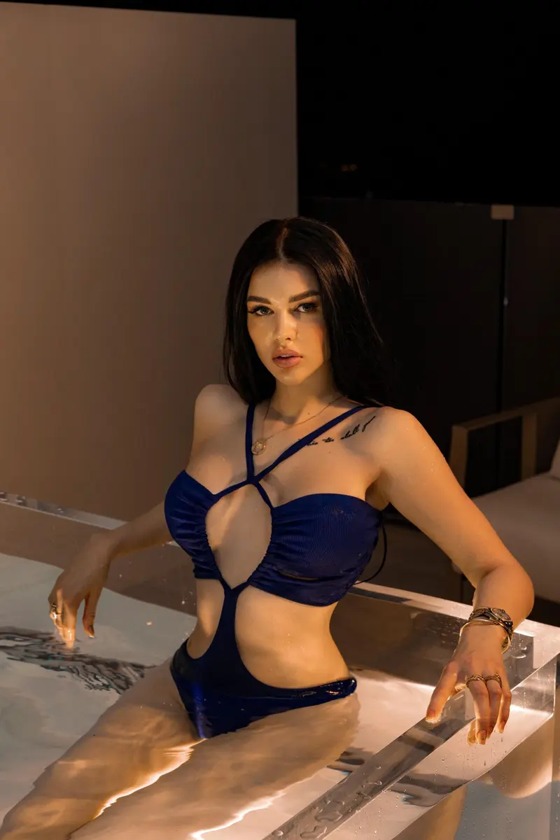 Эмили escort in Voronezh