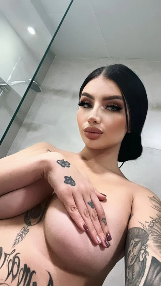 Каролина escort in Voronezh