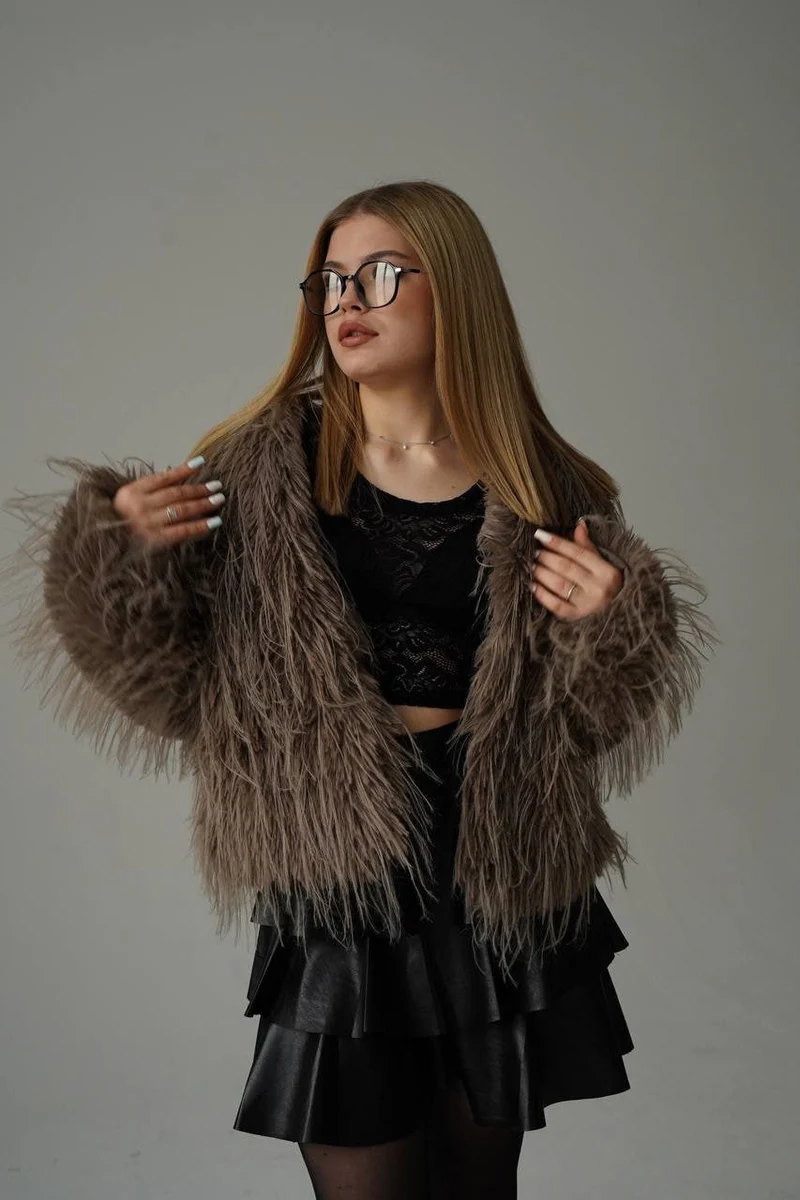 Кэролайн escort in Voronezh