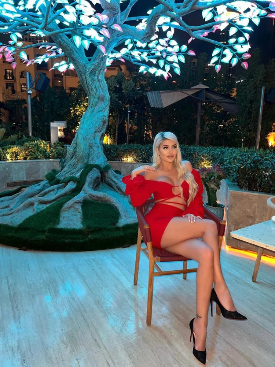 Лаура escort in Voronezh