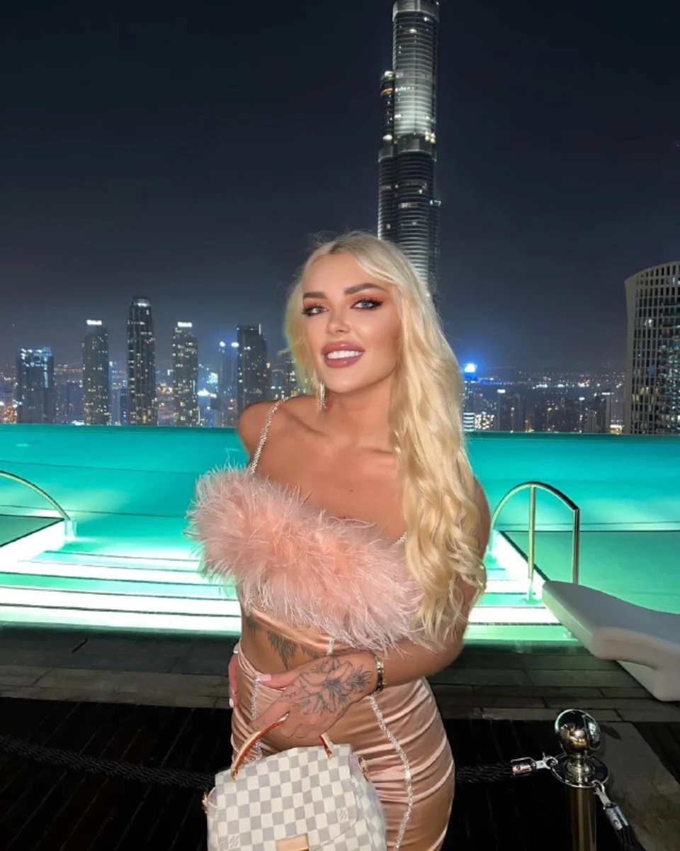 Лиза escort in Voronezh