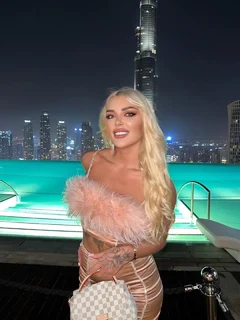 Лиза escort in Voronezh