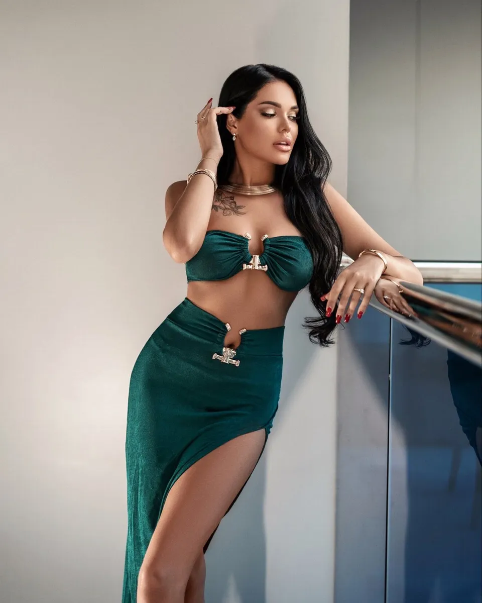 Мариетта escort in Voronezh