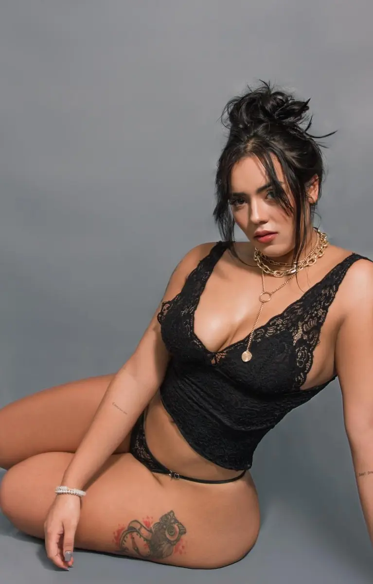 Мелания escort in Voronezh