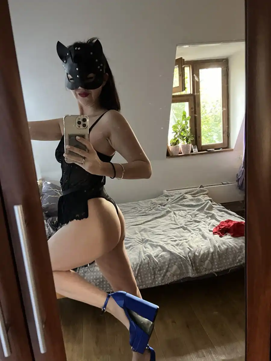 Саша escort in Voronezh